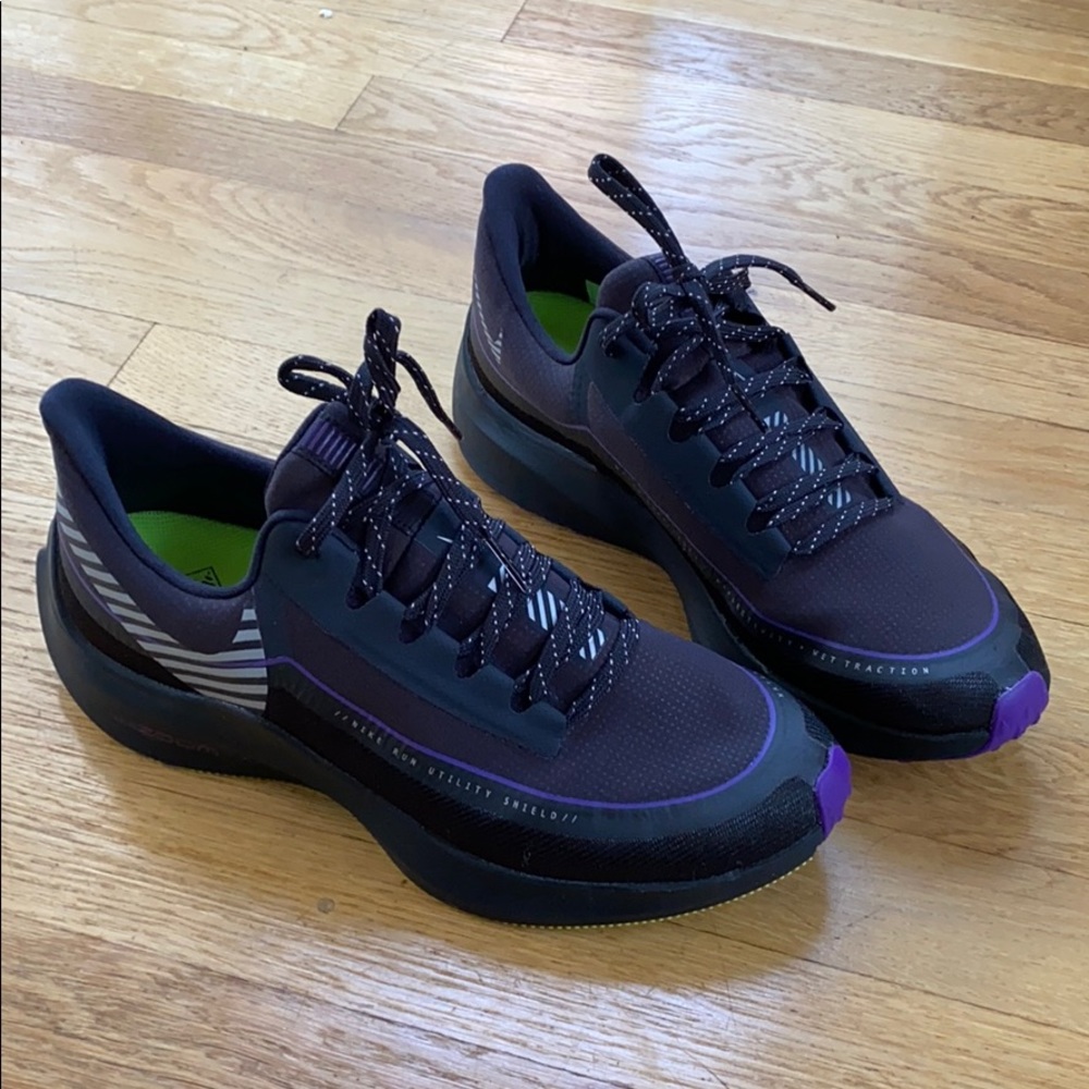 Nike Women’s Air Zoom Winflo 6 Shield Running Shoe